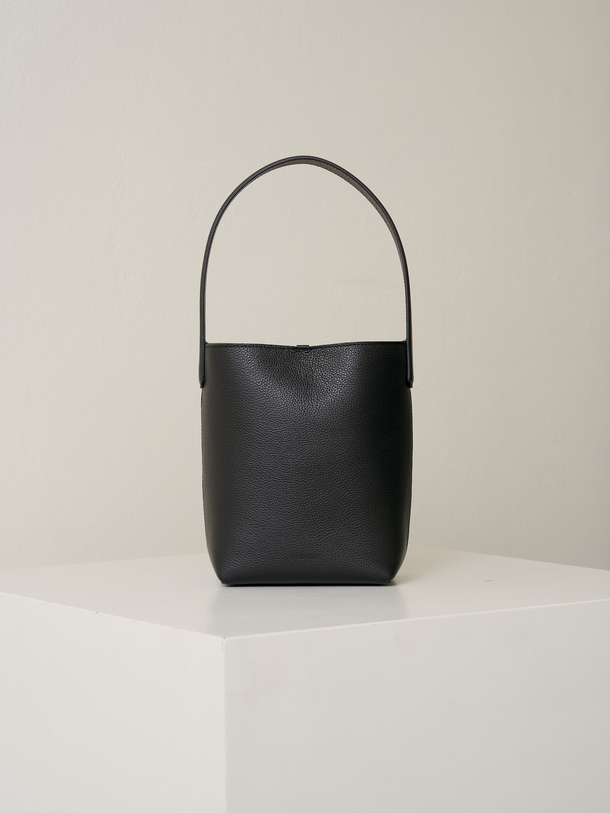 Mami  Small Black Grained    